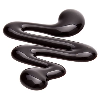 Beyaz arkaplanda izole edilmiş çikolata şurubu damlası