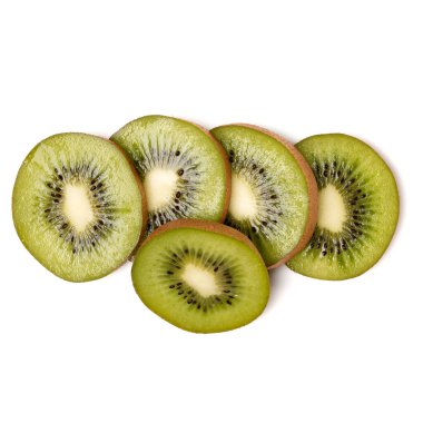 kivi meyve dilimleri beyaz arka plan closeup izole. Kivi dilimleri flatlay. Düz döşeme, üst görünüm.