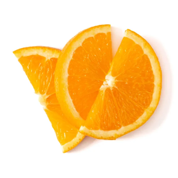 オレンジ フルーツ スライス レイアウト クローズ アップ ホワイト バック グラウンドに分離されました 食品の背景 — ストック写真