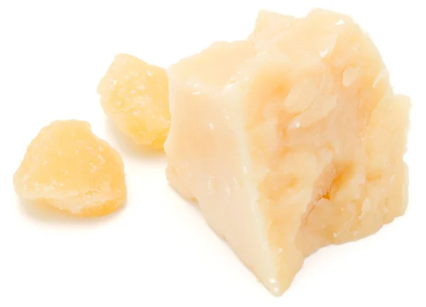 ホワイト バック グラウンド素材に分離されたパルメザン チーズ — ストック写真