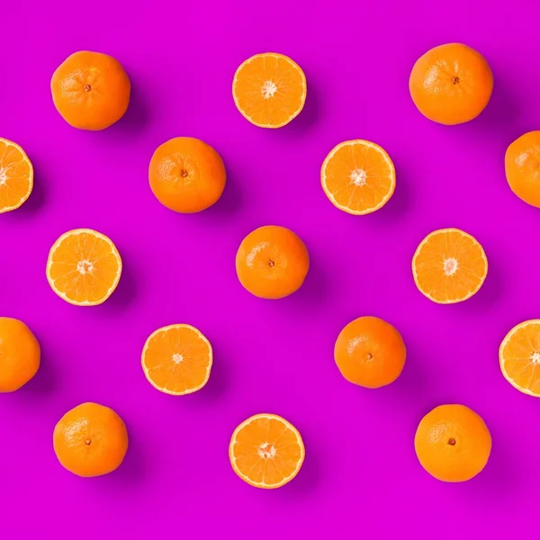 Frukt Mönster Färsk Apelsin Tangerine Eller Mandarin Lila Bakgrund Flat — Stockfoto