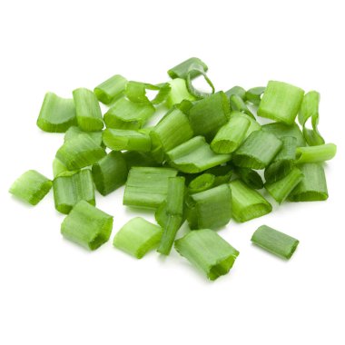 doğranmış taze soğan veya beyaz arka plan kesme izole yeşil soğan