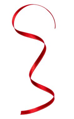 Beyaz arka plan üzerinde izole kırmızı renkte parlak saten kurdele kapatın. Dekorasyon için kurdele resmi.