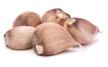 Beyaz arka plan üzerinde kesme izole diş sarımsak