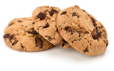 Beyaz arka plan üzerinde izole üç çikolatalı kurabiye. Tatlı bisküvi. Ev yapımı pasta.