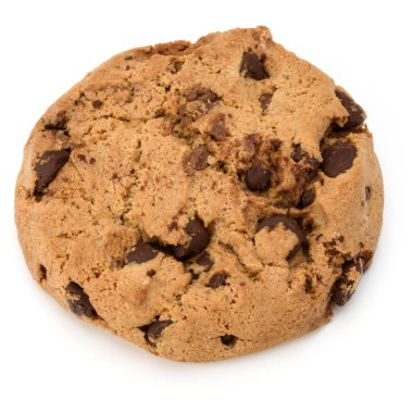 Beyaz arka plan üzerinde izole bir çikolata parçalı kurabiye. Tatlı bisküvi. Ev yapımı pasta.