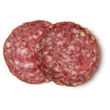 Beyaz arka plan closeup izole salam dilimleri. Sosis üst görünümü..