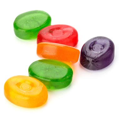 renkli meyve sert şeker şeker, haşlanmış şeker veya şeker Erik beyaz arka plan kesme izole