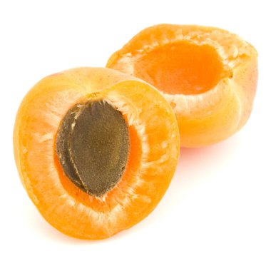 Beyaz arka plan kesme izole iki kayısı meyve