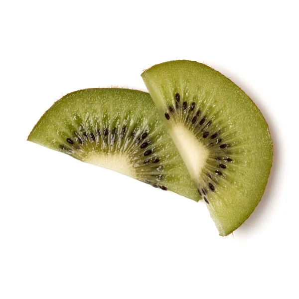 Dwa Plasterki Owoców Kiwi Izolowane Białym Tle Zbliżenie Połowa Plasterka — Zdjęcie stockowe