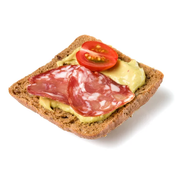 卡纳普和意大利香肠在一起 开放面对三明治克罗斯蒂尼隔离在白色背景特写镜头 开胃菜 — 图库照片