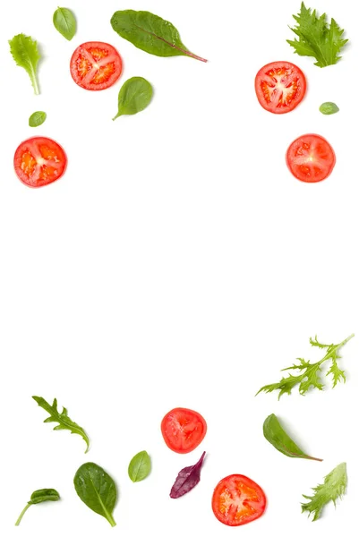Kreatywny Układ Plastrów Pomidorów Liści Sałaty Płaskie Łóżko Widok Góry — Zdjęcie stockowe