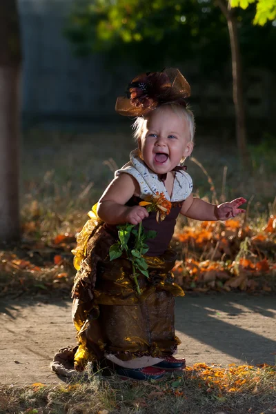 Little lady in park — Stock Photo, Image