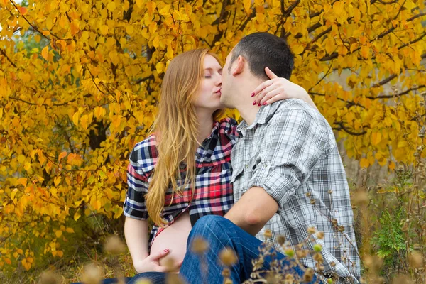 Family expecting a baby — Stock Photo, Image