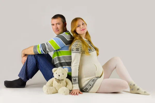 Familia esperando un bebé — Foto de Stock