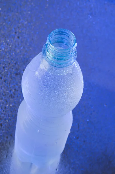 Eine Flasche Wasser — Stockfoto