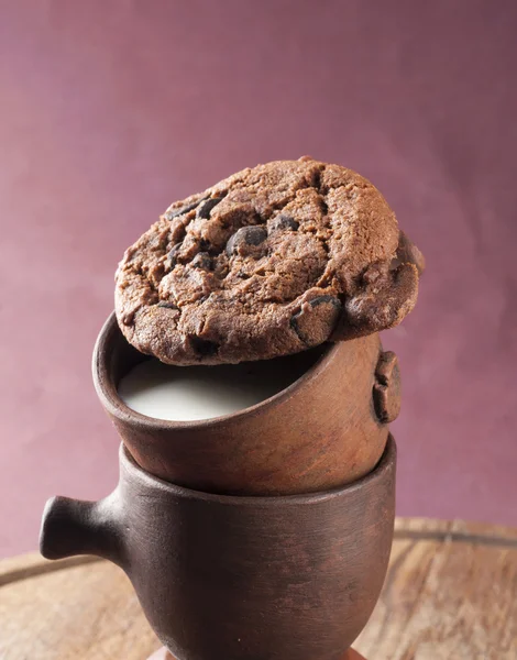 Galletas con chispas de chocolate y leche — Foto de Stock