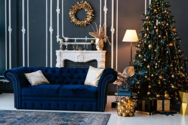 Noel ağacı ve Noel süslemeleri.