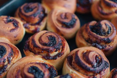 Reçelli ve çikolatalı maya çöreği yapıyorum. El yapımı kekler..