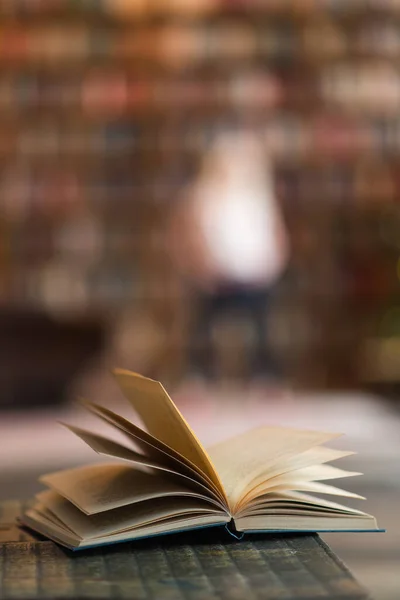 Oude Boeken Een Bibliotheek — Stockfoto