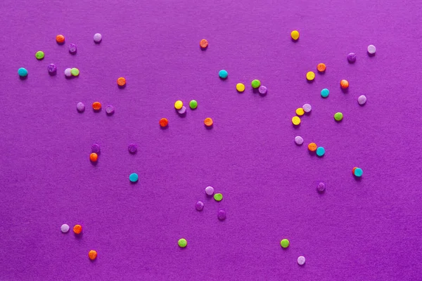 Tło Kolorowych Cukierków Tęczowe Polewy Dolewania Lodów Ciast Wesołych Świąt — Zdjęcie stockowe