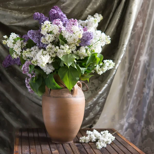 Earthenware Vase White Purple Lilacs Classical Still Life Flowers — Stock Photo, Image
