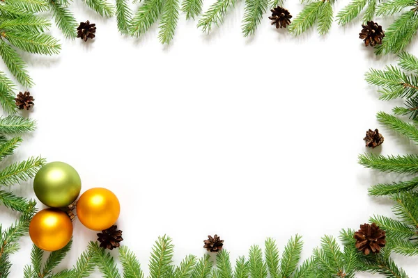 Sfondo Natale Rami Abete Verde Sfondo Bianco Isolato Cornice Vista — Foto Stock