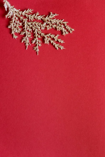 Minimalista Karácsonyi Dekoráció Piros Háttér — Stock Fotó