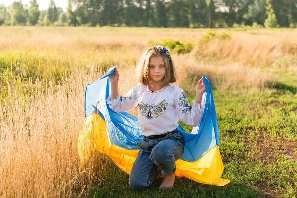 Little Girl National Ukrainian Clothes Vyshyvanka Ukraine Child Nature — Stock Fotó