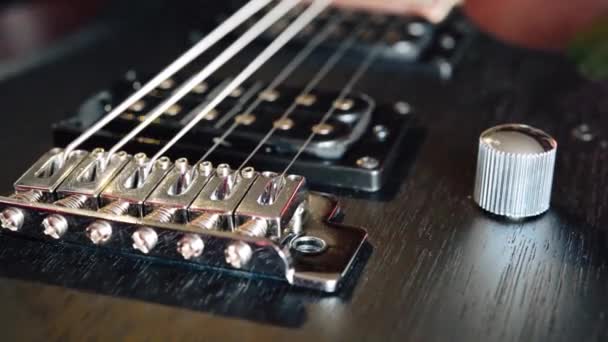 Detalles Del Cuerpo Diapasón Una Guitarra Eléctrica Iluminación Escenario Música — Vídeos de Stock