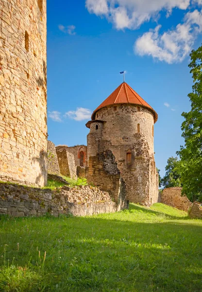 Zřícenina Starého Hradu Cesis Lotyšsko — Stock fotografie