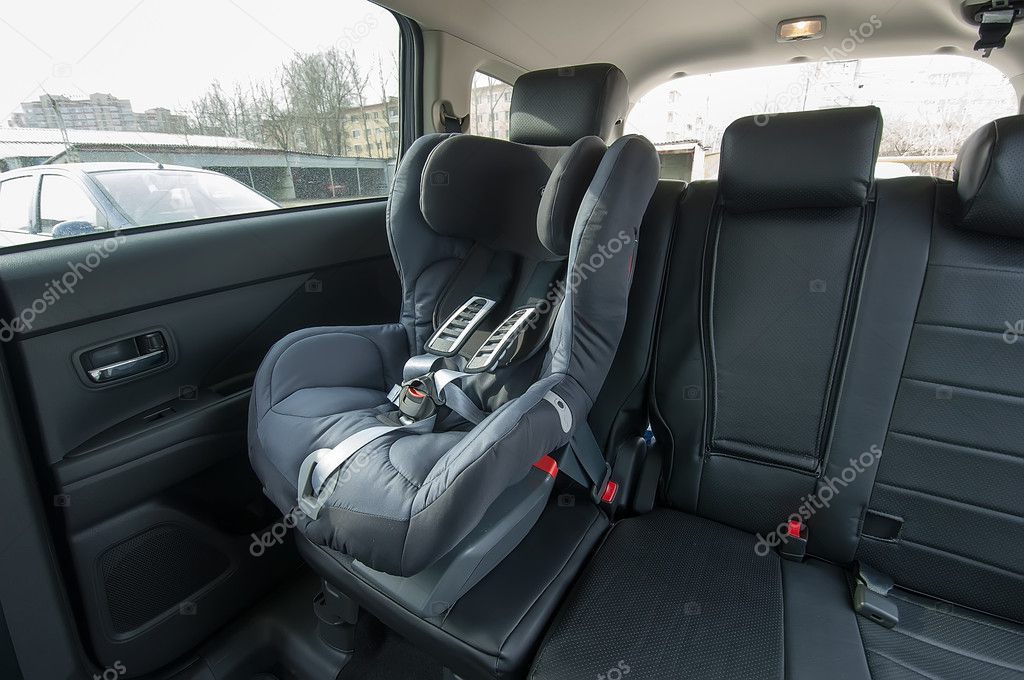 babystoel voor in de auto
