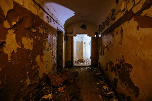 Тунель Покинутого Брудного Радянського Бункера Відлуння Холодної Війни — стокове фото