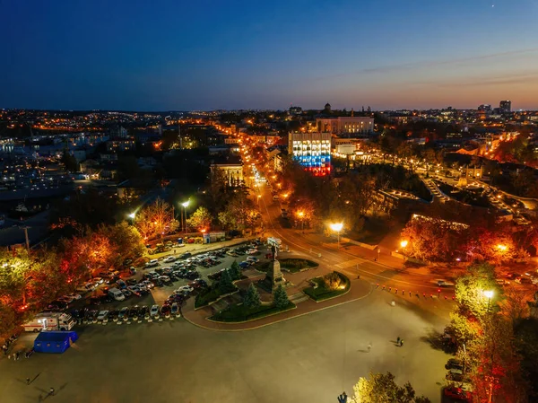Gece şehir silüeti, hava manzarası  