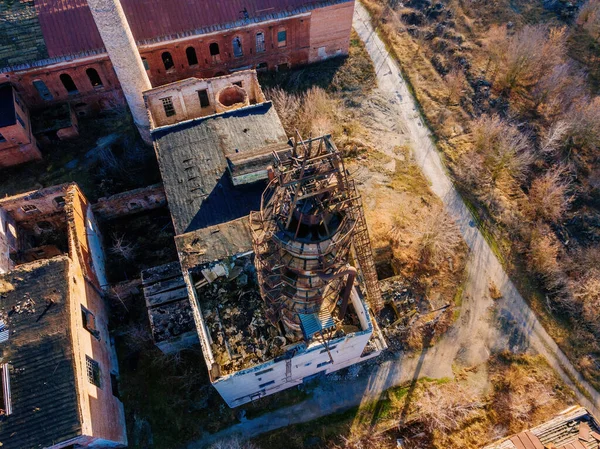 Oude Roestige Verlaten Rectificatie Kolom Bovenaanzicht — Stockfoto