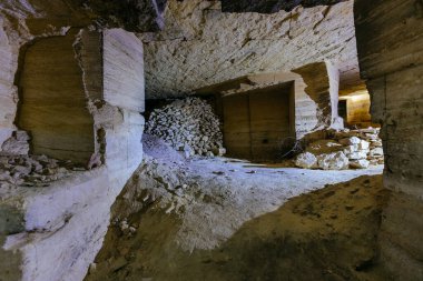 Kerch, Kırım 'da terk edilmiş eski kireç taşı madeni..