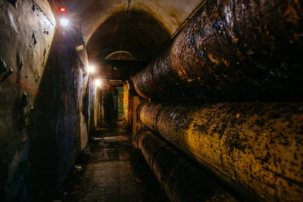 Ondergrondse Gewelfde Betonnen Tunnel Van Riolering Verwarmingskanaal Waterleiding — Stockfoto