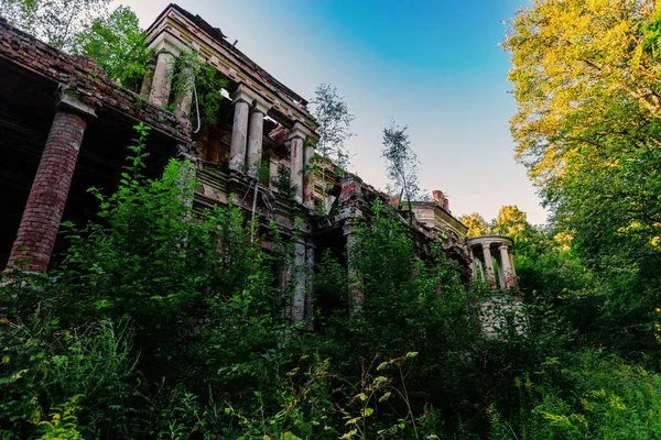 Old Ruined Overgrown Abandoned Mansion Former Manor Stepanovskoe Pavlishchevo Kaluga — Stock Photo, Image