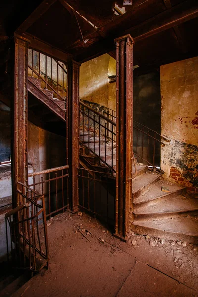 Old Rusty Staircase Old Ruined Abandoned Mansion — Foto Stock