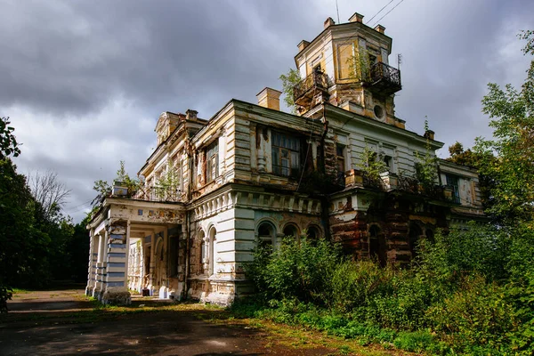 Conacul Vechi Abandonat Znamenskoye Sadki Din Regiunea Moscova Rusia — Fotografie, imagine de stoc