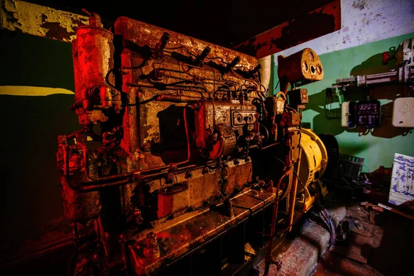 Alter Rostiger Dieselgenerator Verlassenem Sowjetbunker — Stockfoto