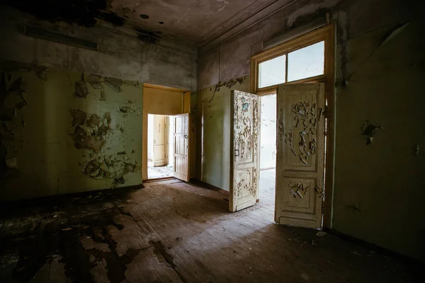 Viejo Espeluznante Abandonado Podrido Arruinado Hospital Mental —  Fotos de Stock