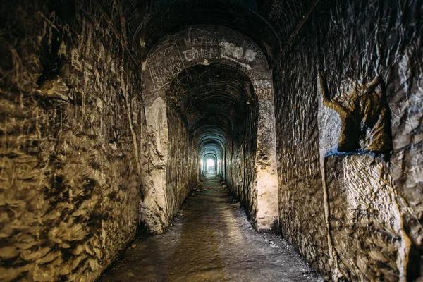 Mörk Läskig Övergiven Underjordisk Krita Grotta Tempel — Stockfoto