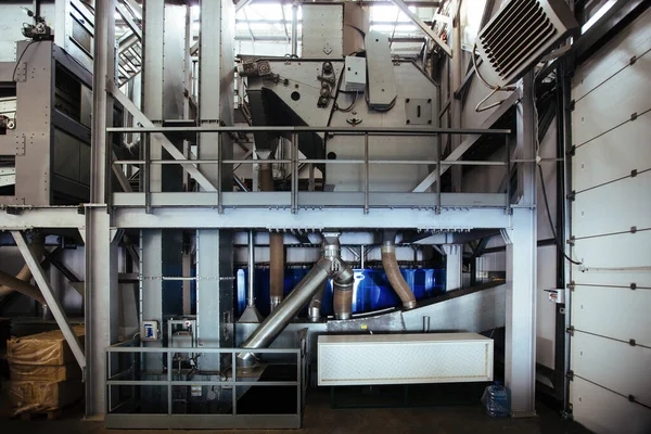 工业谷物烘干机 管道和分离器 — 图库照片