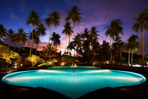 Playa resort en los trópicos — Foto de Stock