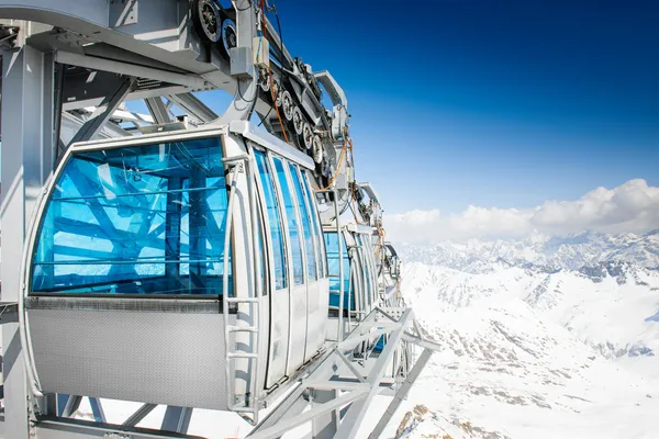 Kış - alpen resort, teleferik — Stok fotoğraf