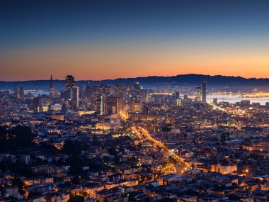 Güneş battıktan sonra san francisco manzarası