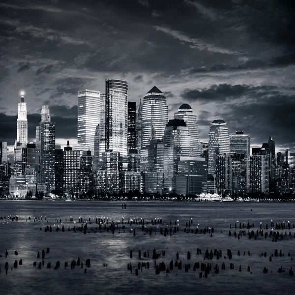 Newyork manhattan bei untergang - new york city — Stockfoto