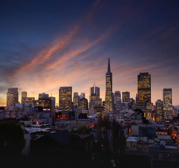 San francisco skyline na zonsondergang — Stockfoto