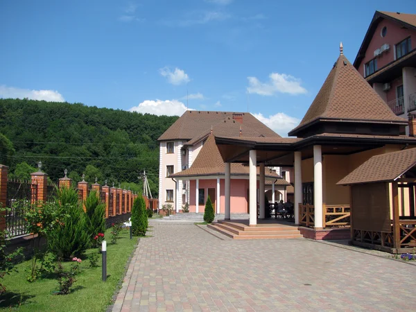 Hotel in mountains — Stock Photo, Image